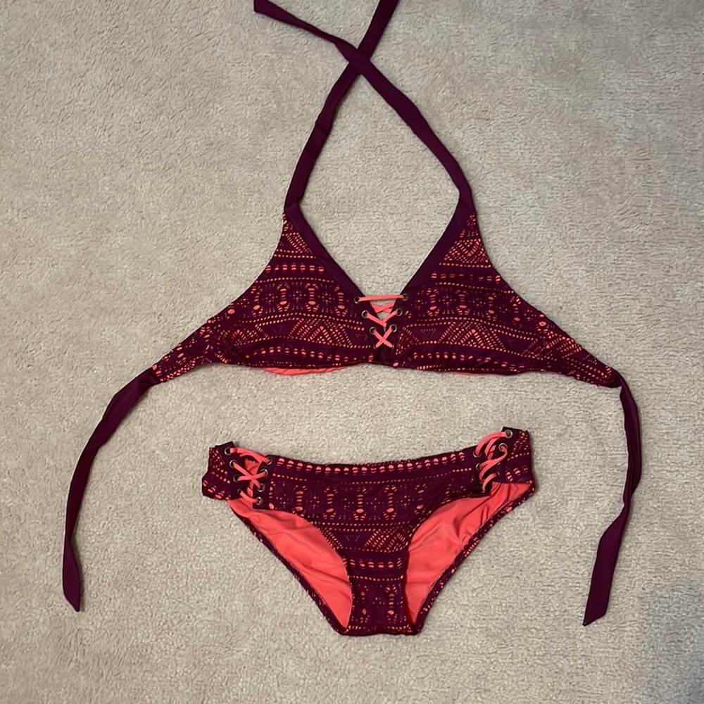 Macrame Lg  burgundy & coral Bikini - hardly worn